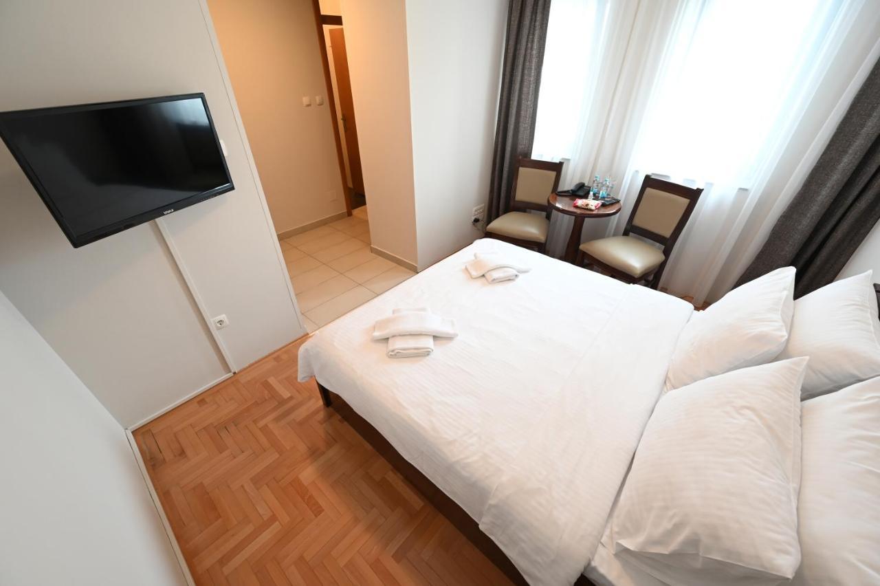Hotel "Jkc Banja Luka" Екстер'єр фото