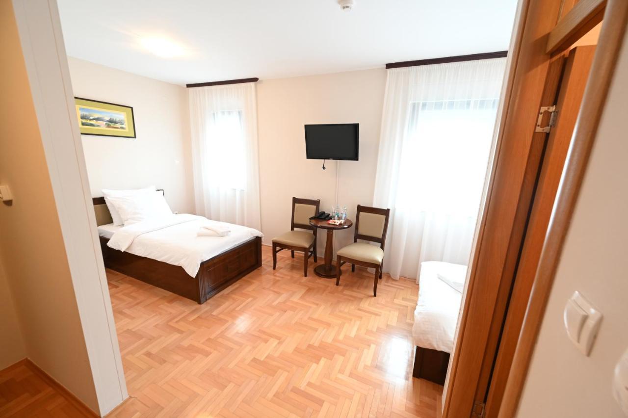 Hotel "Jkc Banja Luka" Екстер'єр фото