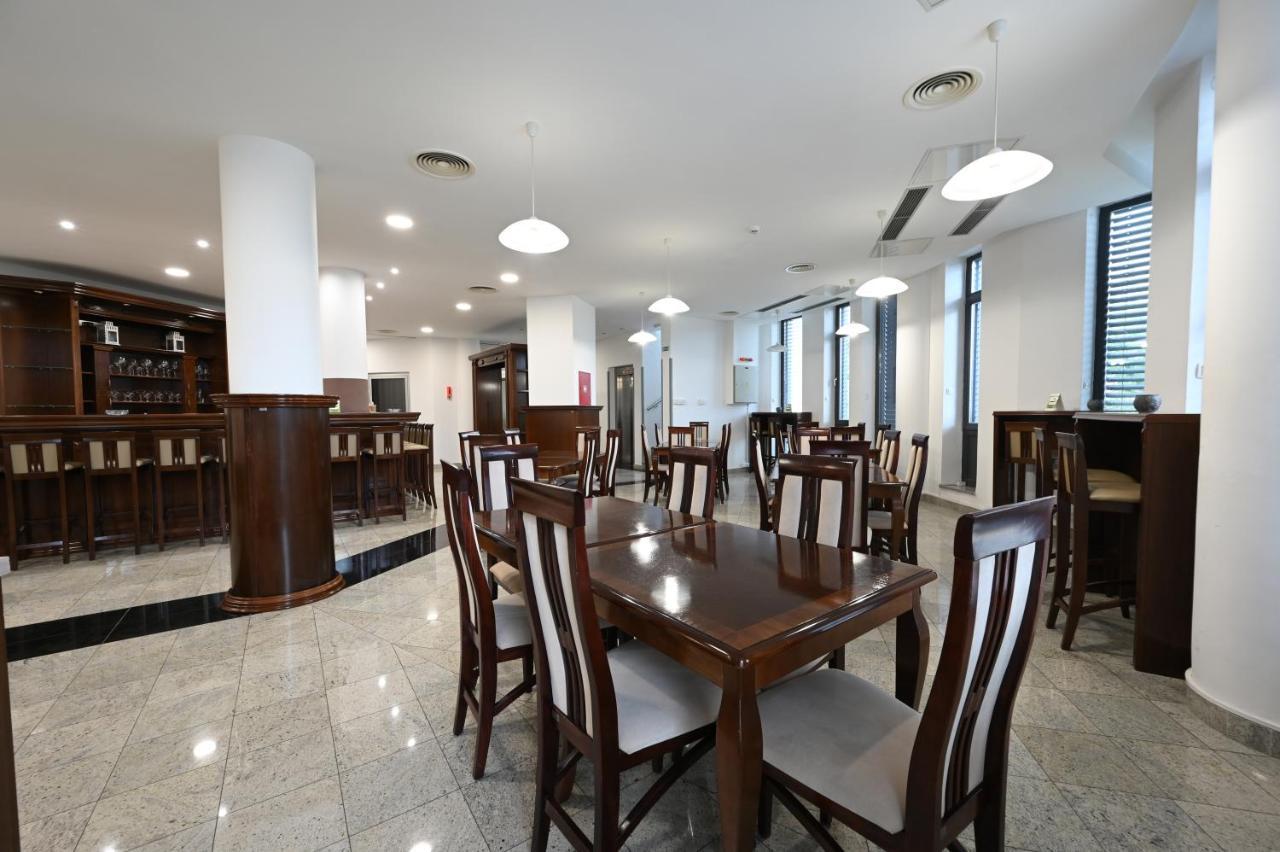 Hotel "Jkc Banja Luka" Екстер'єр фото